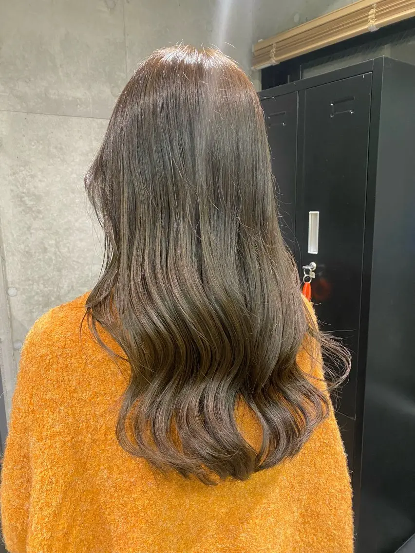 ロング カラー カット ヘアカラー トリートメント 🩶レイヤーカット 🩶柔らかカラー結愛のヘアスタイル