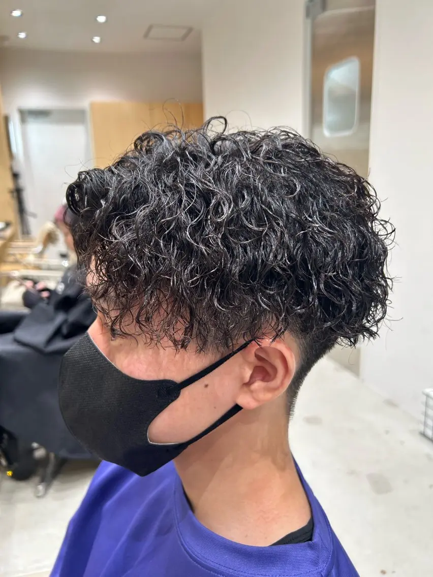 パーマ メンズ フェードカット メンズパーマ ツイストスパイラルパーマ スパイラルパーマ 🐲ツイスパ🐲 フェード/龍のヘアスタイル