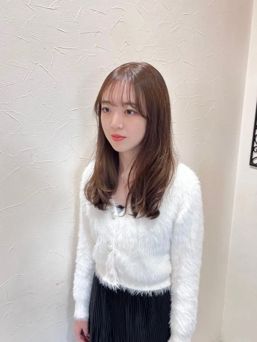 ロング カラー パーマ ベージュカラー ブリーチ ミルクティーベージュ ブリーチなしカラー デジタルパーマ カット ヘアカラー 小野 友暉のヘアスタイル
