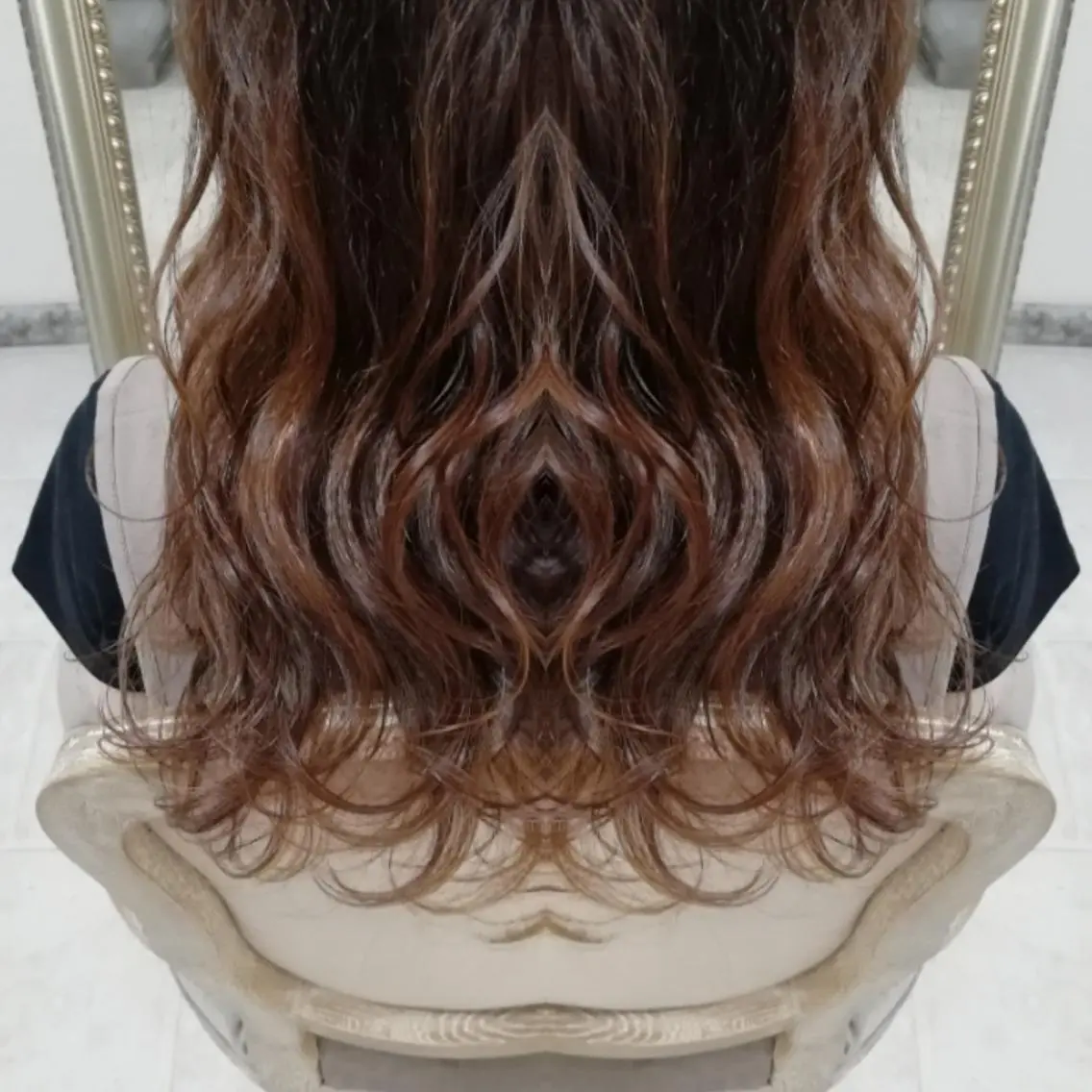 ロング カラー ヘアアレンジ ブラウンカラー グラデーションカラー ピンクカラー ピンクブラウン See by merの眉毛・アイブロウイメージ