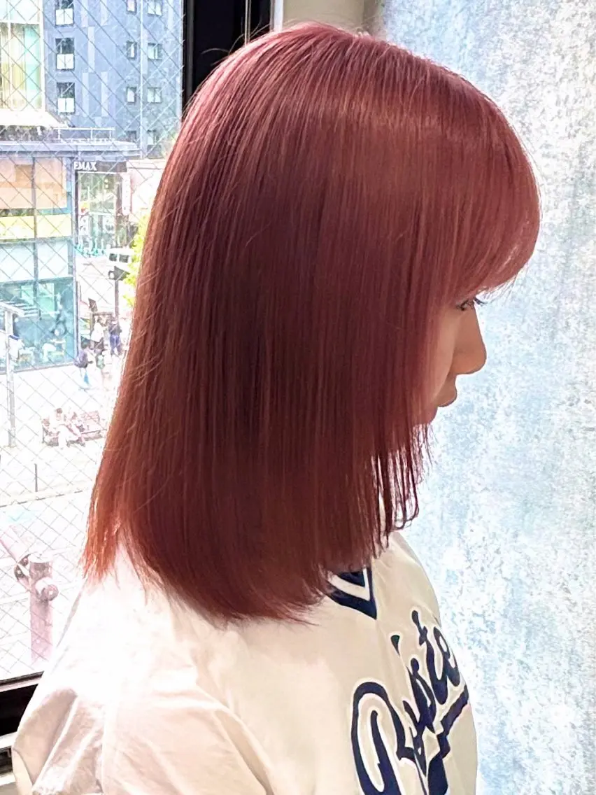 ミディアム カラー ベージュカラー ブリーチ ピンクカラー ピンクベージュ カット ヘアカラー トリートメント 詩乃🎀ピンク 暖色系🫧レイヤーのヘアスタイル