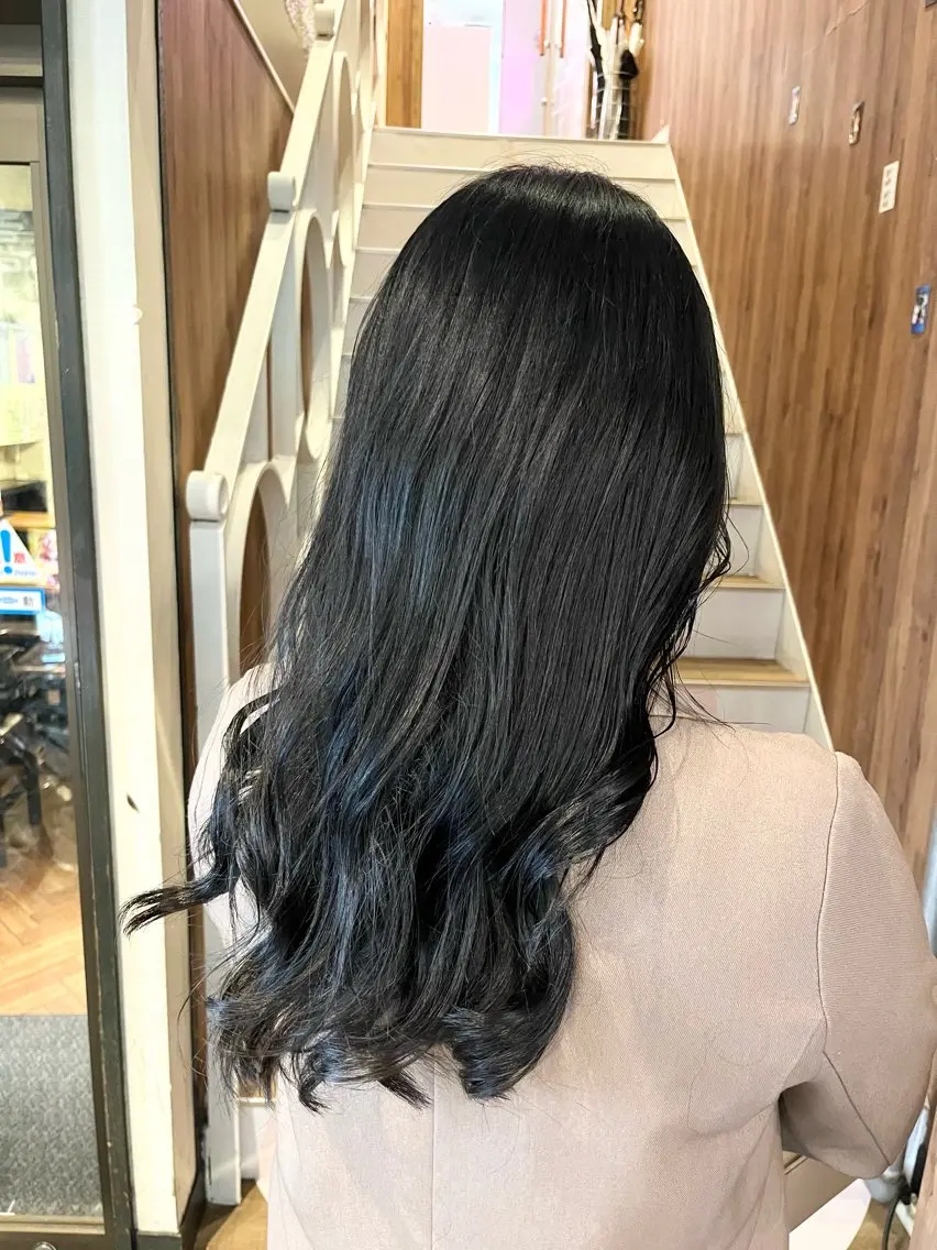 カラー 黒髪 ブルーカラー ブルーブラック 透明感カラー ヘアカラー トリートメント 【暗め透明感カラー】 【インナー】小島良太のヘアスタイル