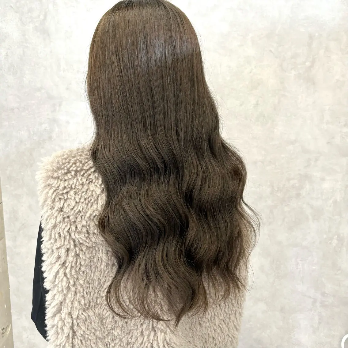 ロング カラー カット ヘアカラー NUMBER_ ユイナのヘアスタイル