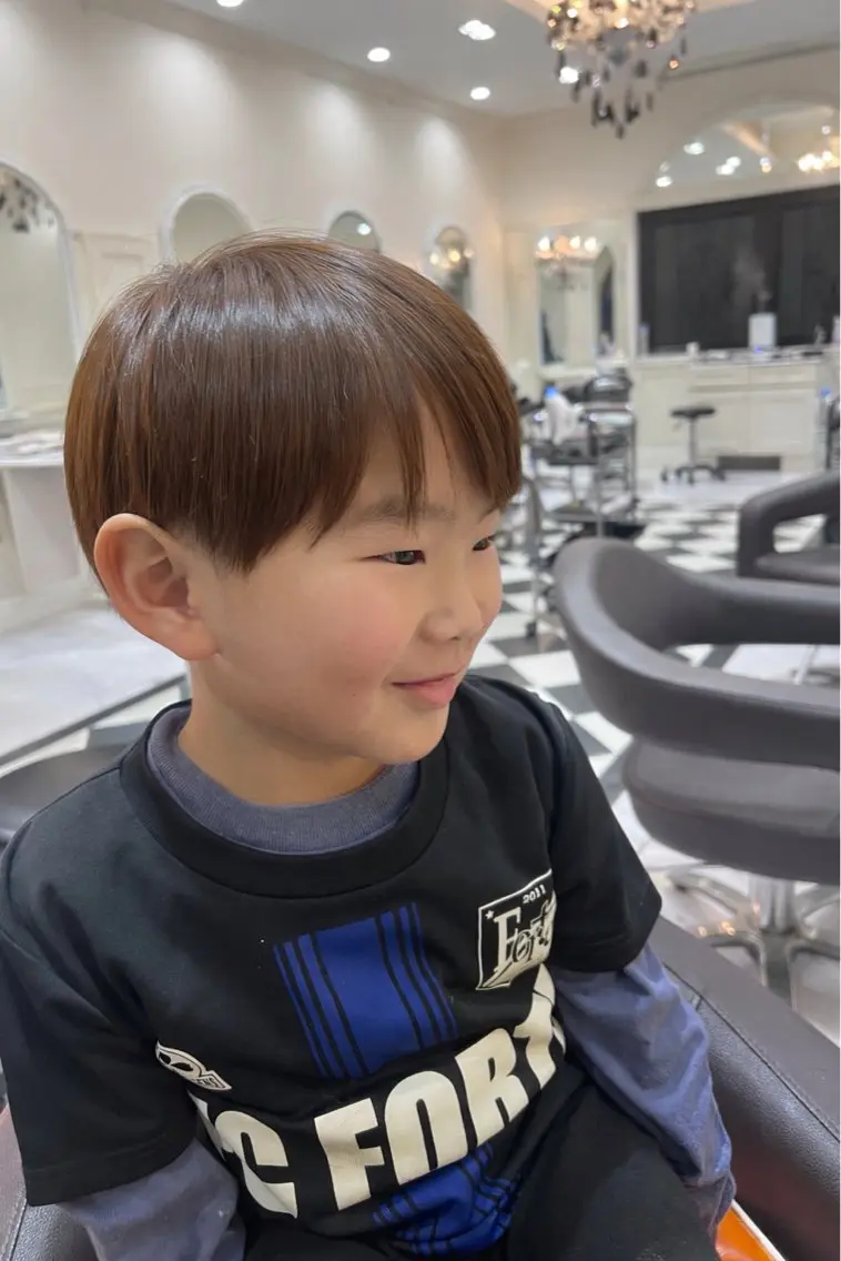キッズ カット ヘアカラー 浅見 友梨香のヘアスタイル