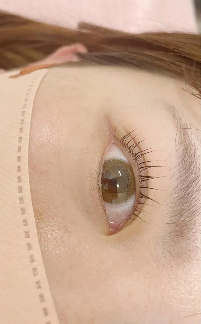 上まつ毛カールの写真