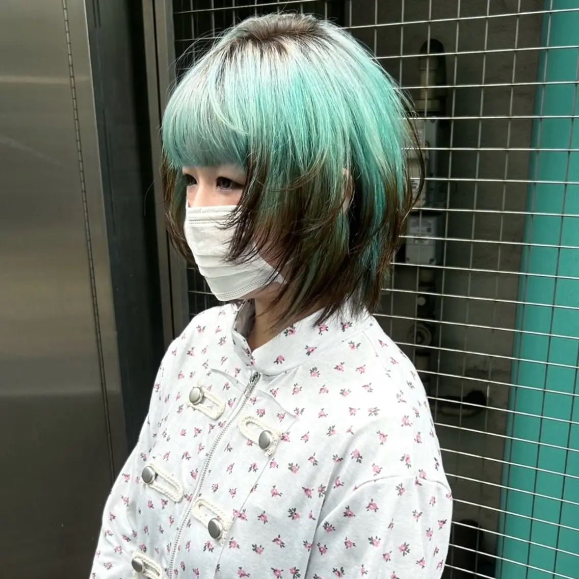 ショート カラー ボブレイヤー ブリーチ デザインカラー ハイトーンカラー ミント カット ヘアカラー ユメナ ̖́-のヘアスタイル
