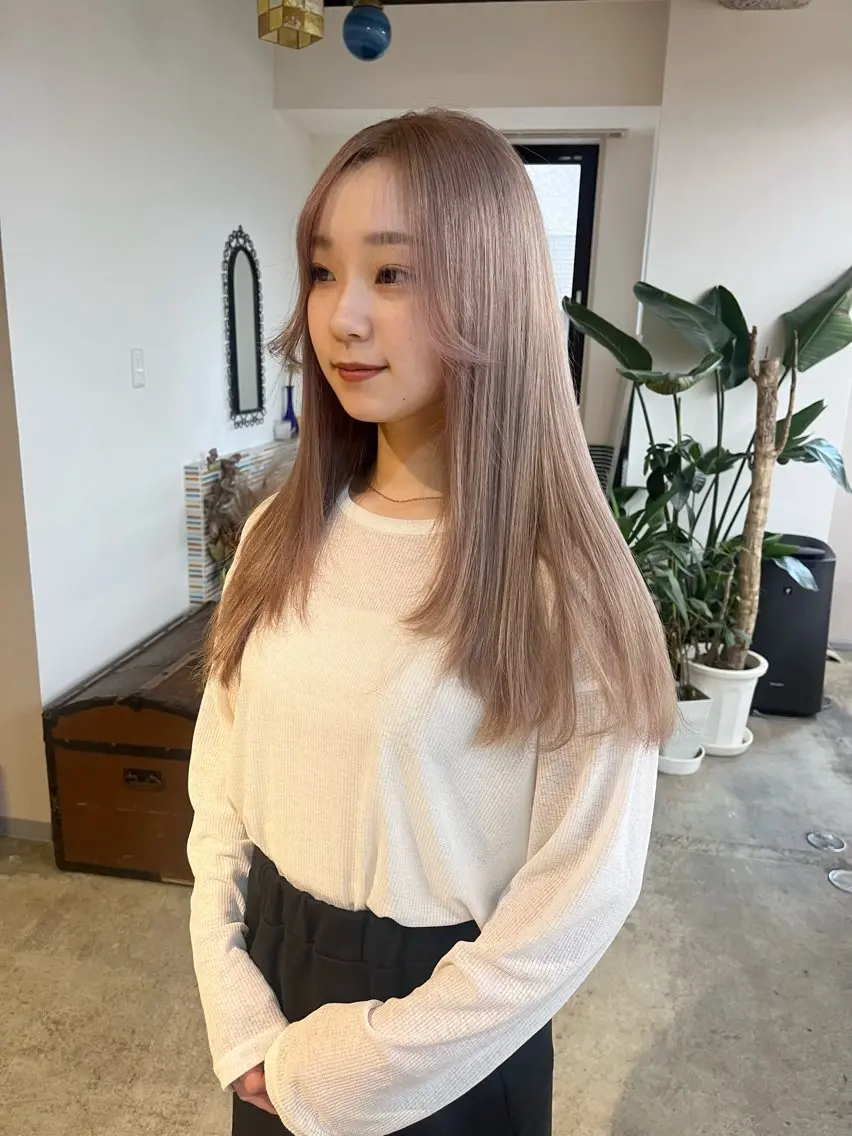 セミロング カラー ブリーチ グレージュ レイヤーカット カット ヘアカラー トリートメント 🩷ハイトーン透明感 レイヤー🩷ユリカのヘアスタイル
