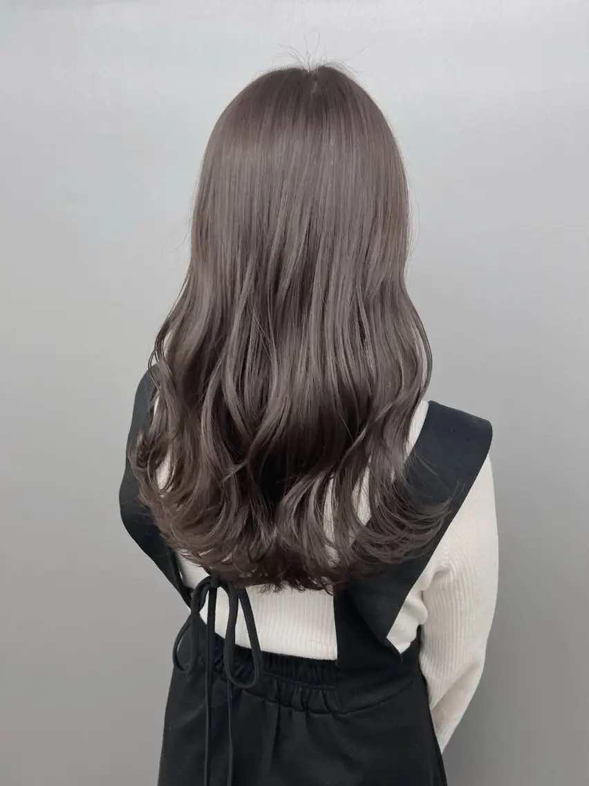 セミロング アッシュ アッシュグレー ヘアカラー グレージュ 透明感 ブリーチなし田島晃汰のヘアスタイル