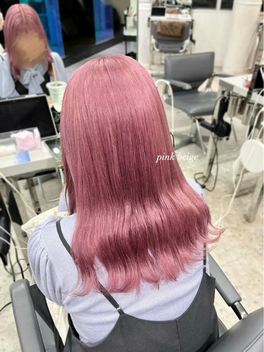 ロング カラー ブリーチ ピンクカラー ヘアカラー 𝐧𝐚𝐨♡ ハイトーン/ピンクのヘアスタイル
