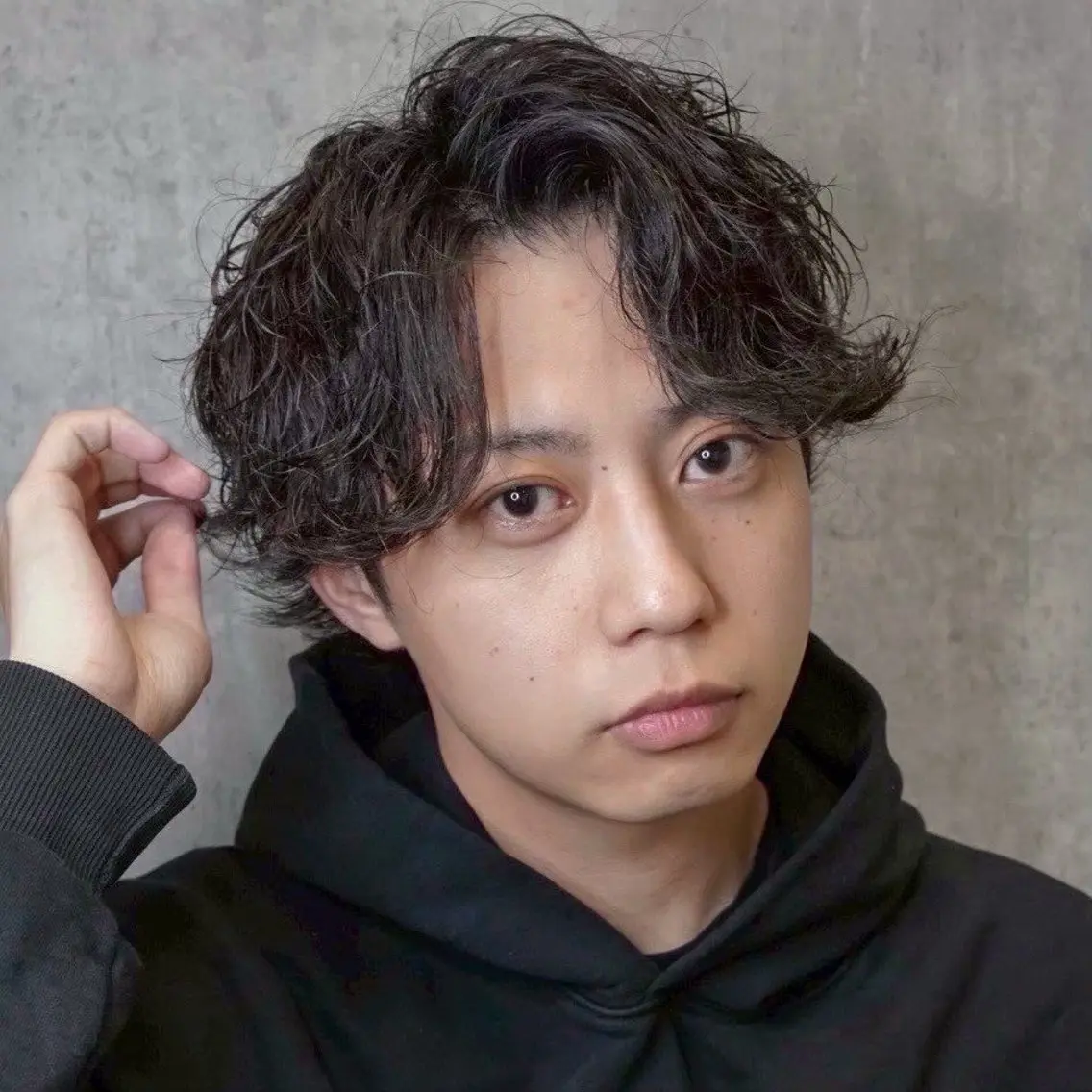 ミディアム パーマ メンズ 中澤 優菜のヘアスタイル