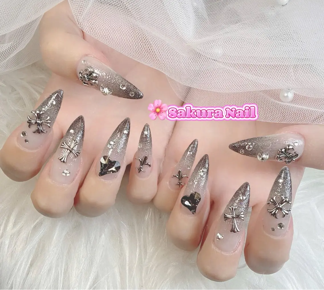 ネイル アートネイル オーロラネイル ボルドー チークネイル フレンチネイル ハンドネイル Sakura Nail Salonのネイルデザイン