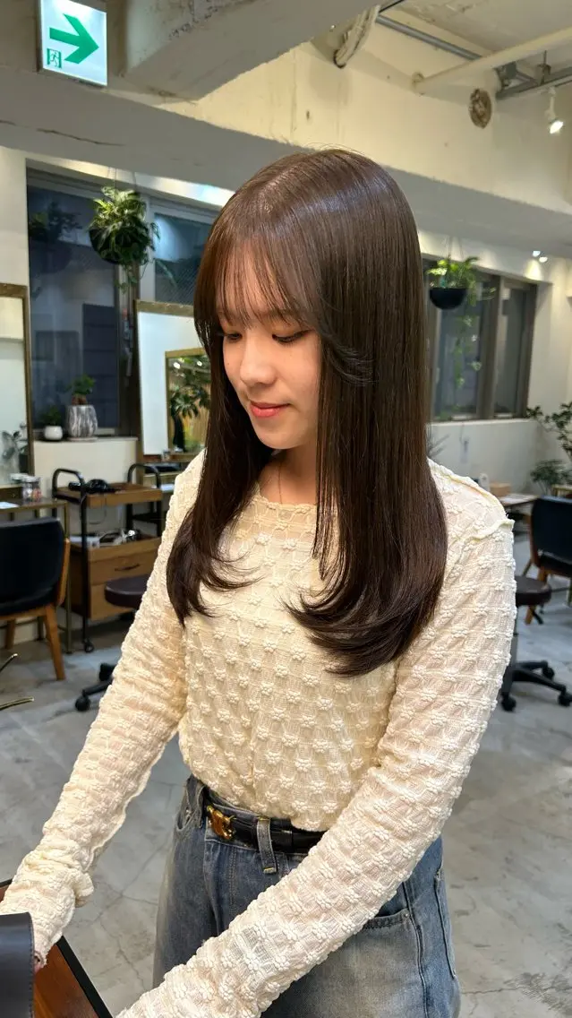 ロング レイヤーカット momoka Jr.stylistのヘアスタイル
