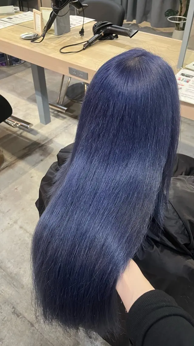 ロング カラー ブリーチ Lia 瑠莉花のヘアスタイル