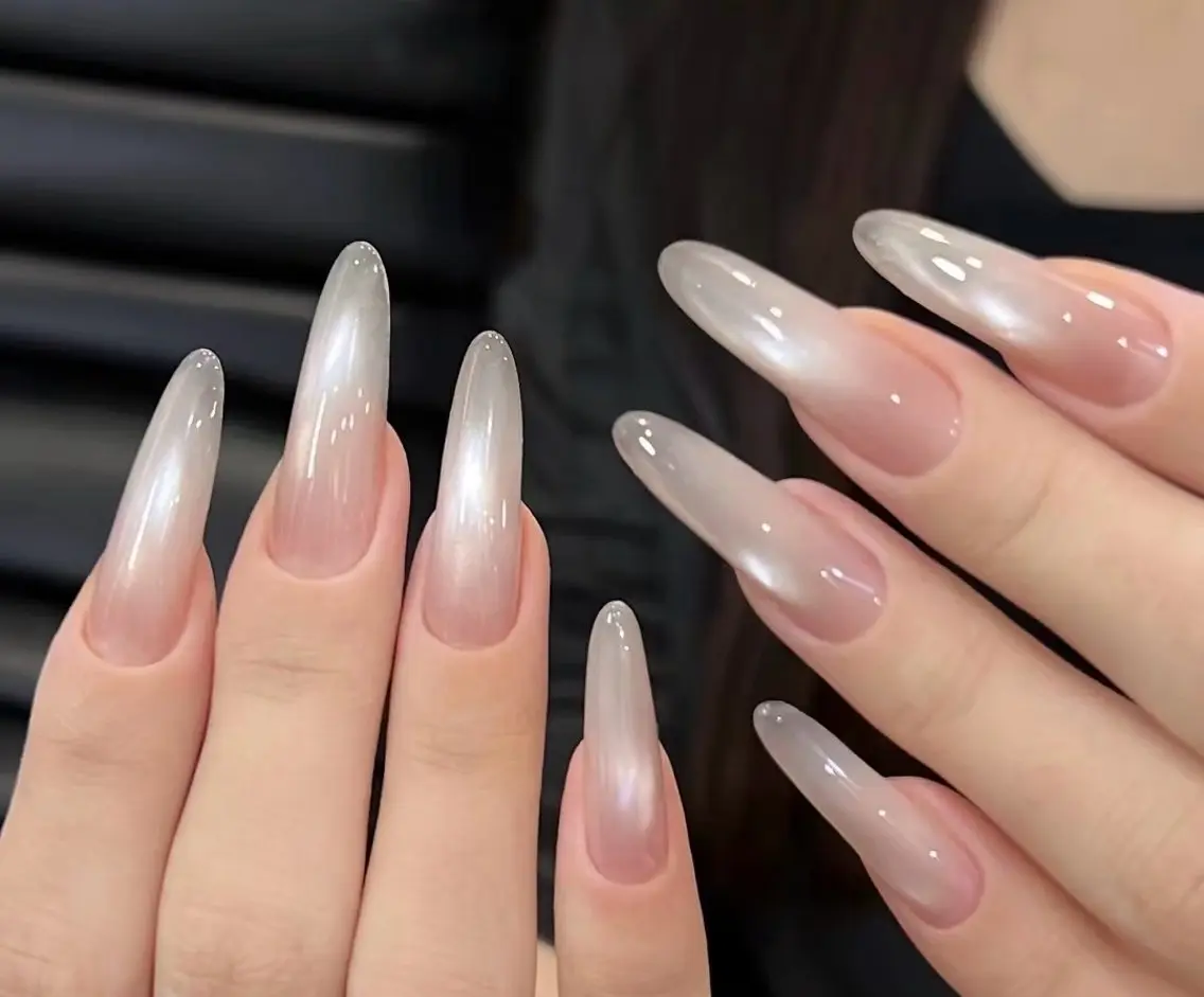 ネイル ハンドネイル E.N🦋 長さ出し/持ち込みのネイルデザイン