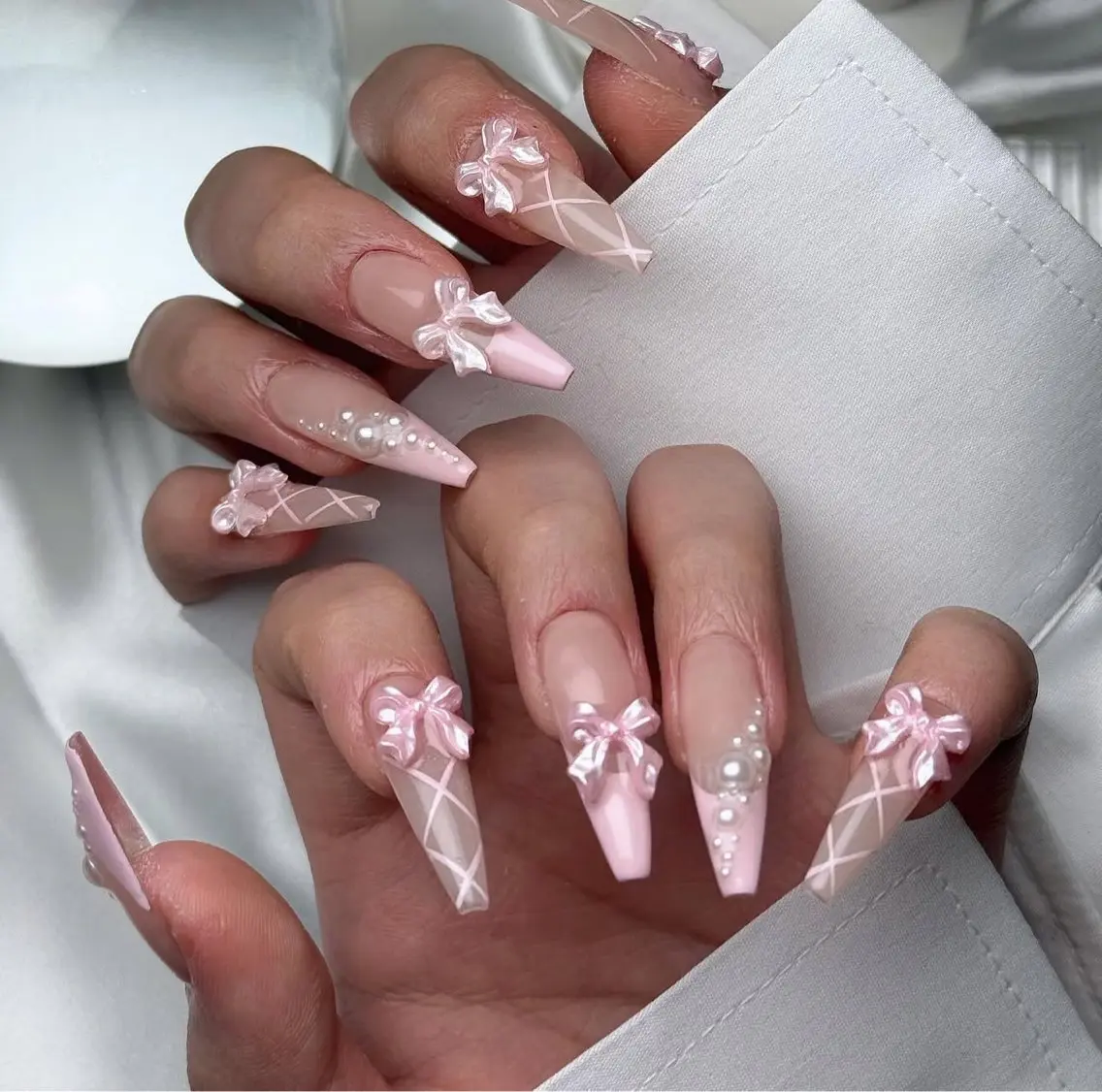 ネイル フレンチネイル ジェルネイル ハロウィン キラキラネイル 韓国ネイル H.baby Nail Salonのネイルデザイン