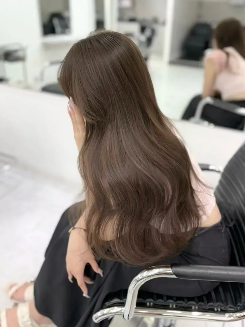 ロング カラー ワンホンヘア 🤍𝑀𝐼𝐻𝑂のヘアスタイル