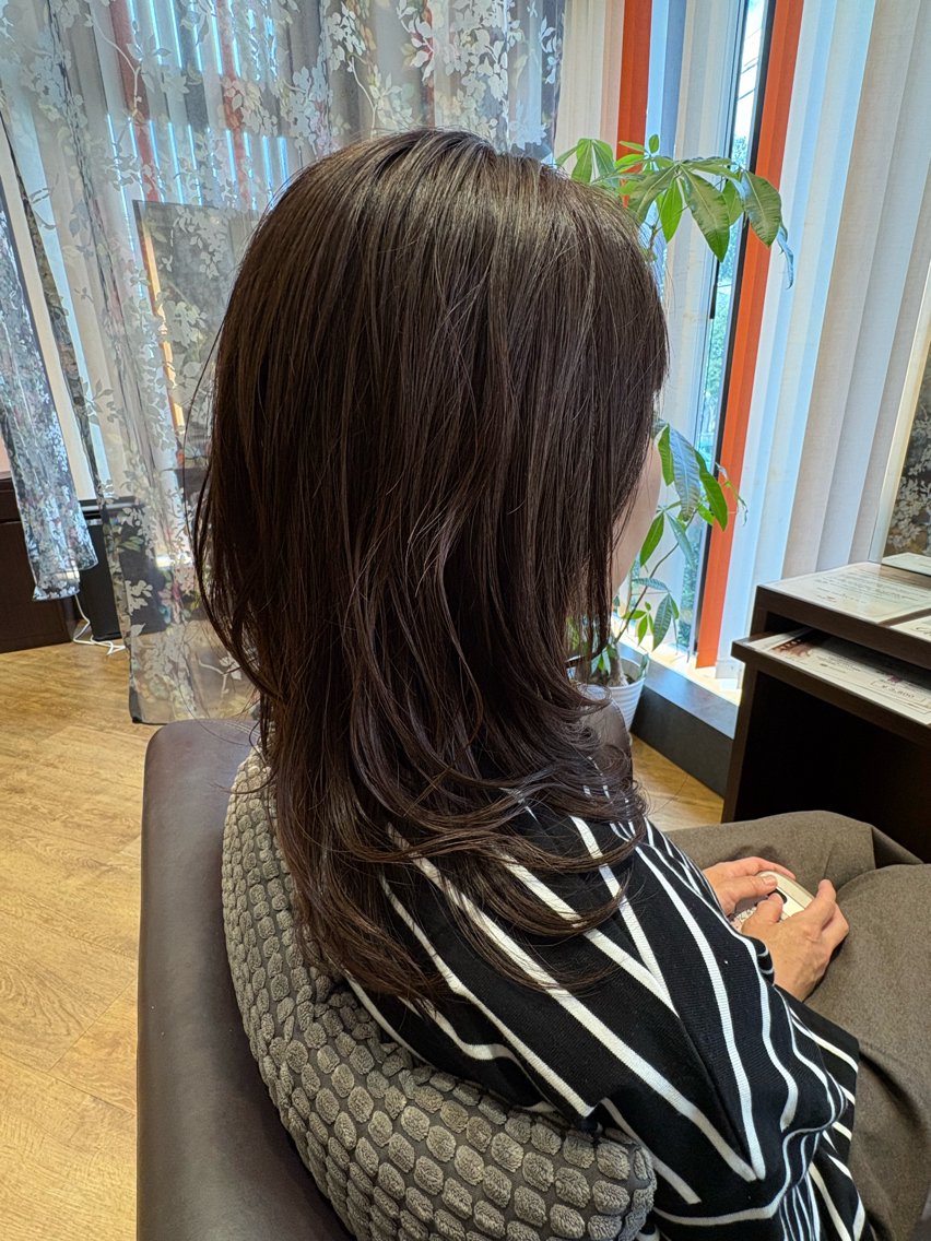 セミロング ヘアカラー 津田 遥香のヘアスタイル