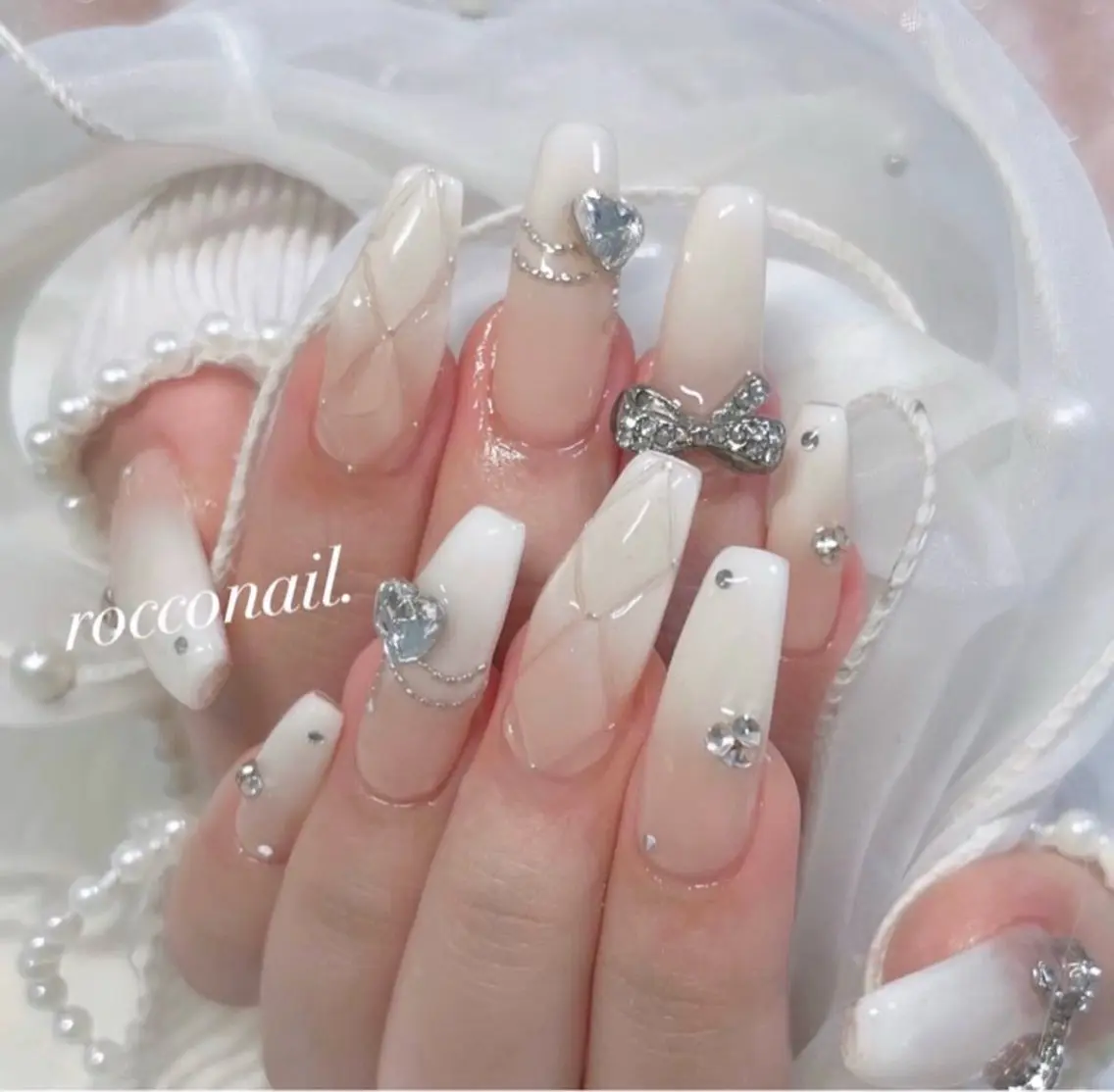 ネイル オーロラネイル チークネイル 長さ出し フットネイル フレンチネイル Lee Nails チップ長さだし専門店のネイルデザイン