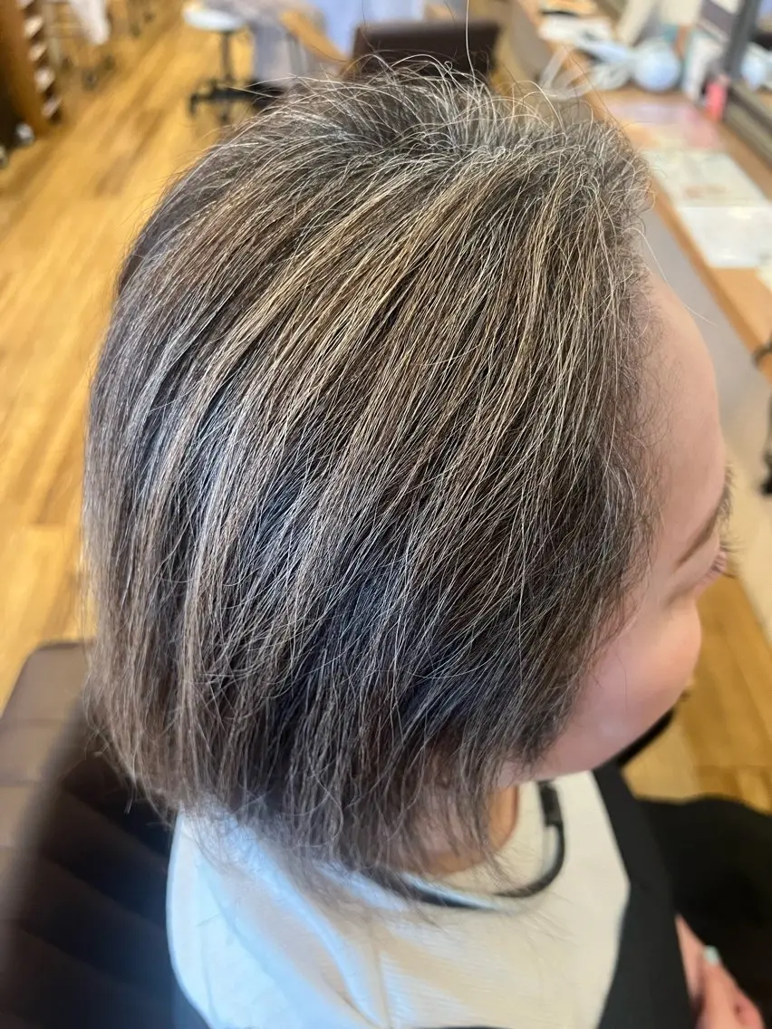 カラー 小野寺 絵理香のヘアスタイル