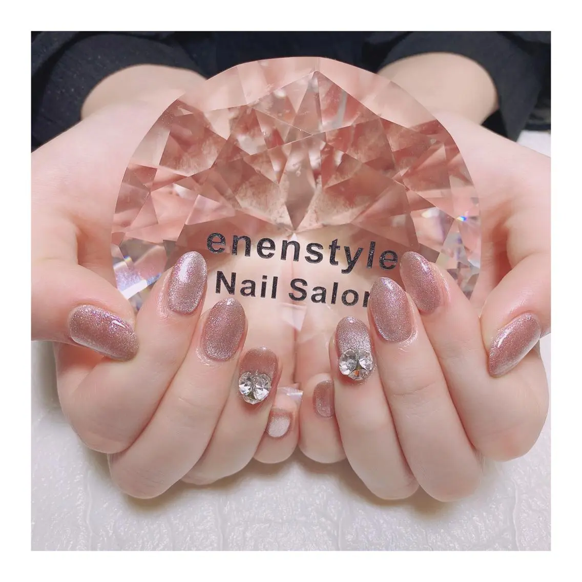 ミディアム ネイル ハンドネイル 🐾enen style 🐾のネイルデザイン