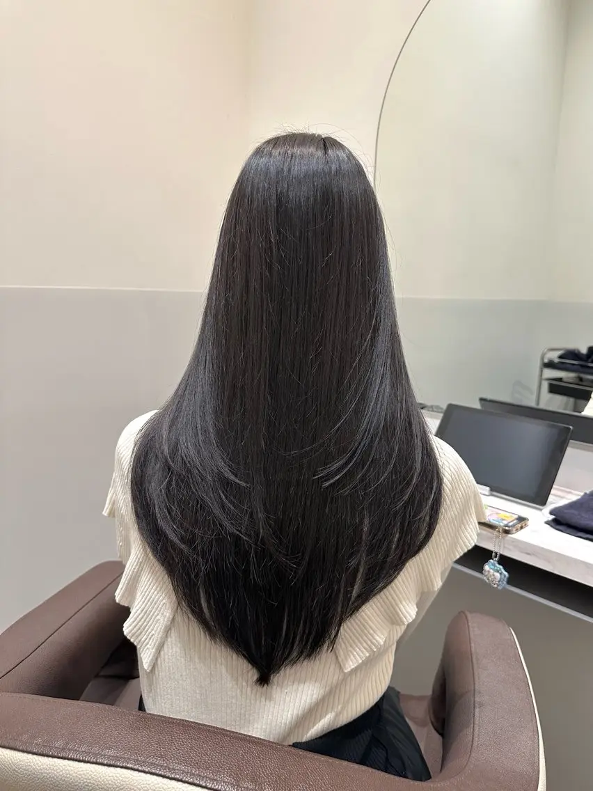 ロング カラー ブリーチ グレージュ ブリーチなしカラー レイヤーカット 矢野 晃平のヘアスタイル