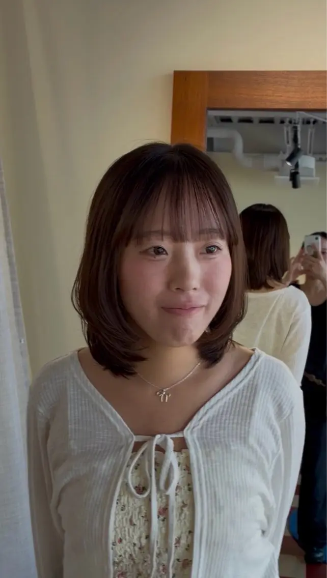 ミディアム カット 中嶋 うみのヘアスタイル
