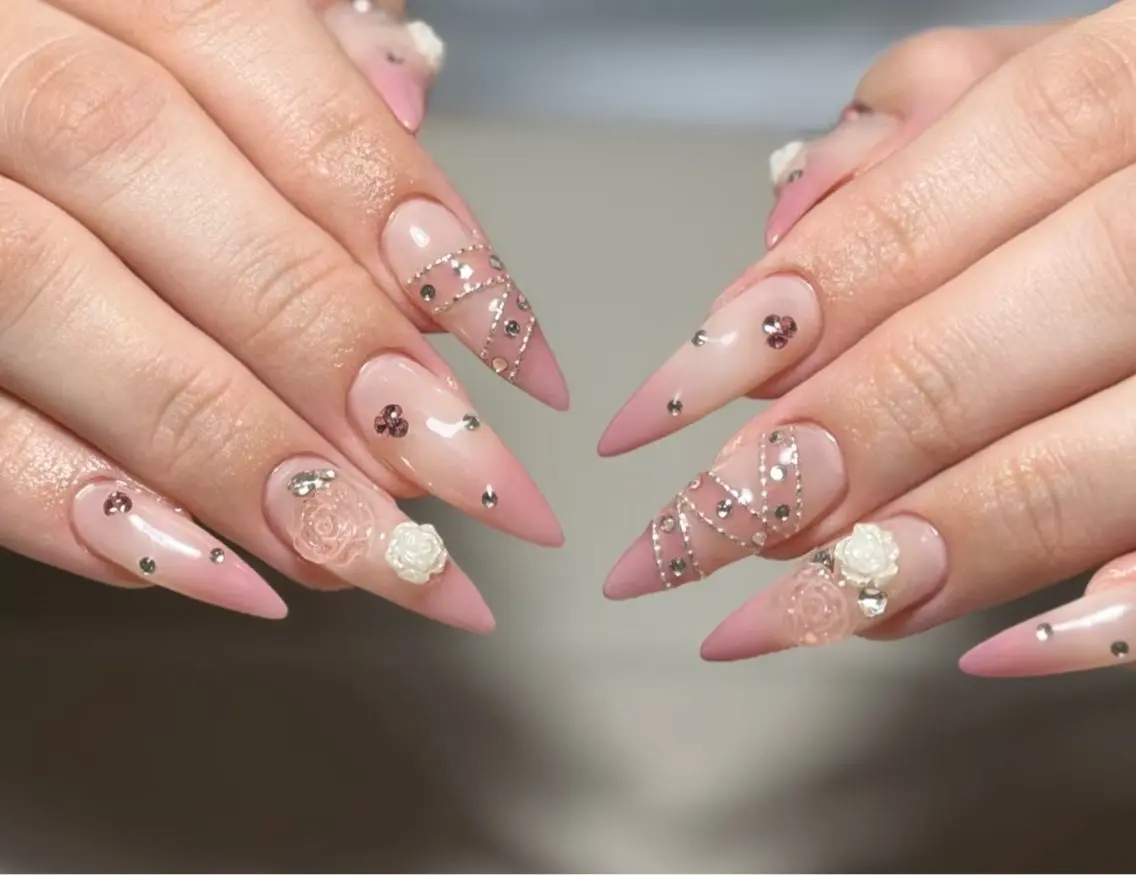 ネイル ハンドネイル Venus nail チップ長さだし専門店のネイルデザイン