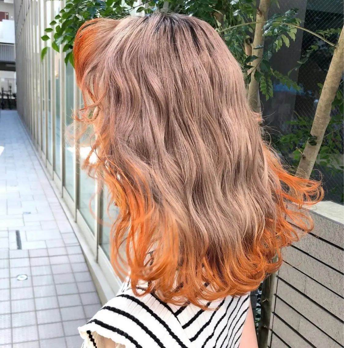 ロング 韓国風　白髪ぼかし NAOTOのヘアスタイル