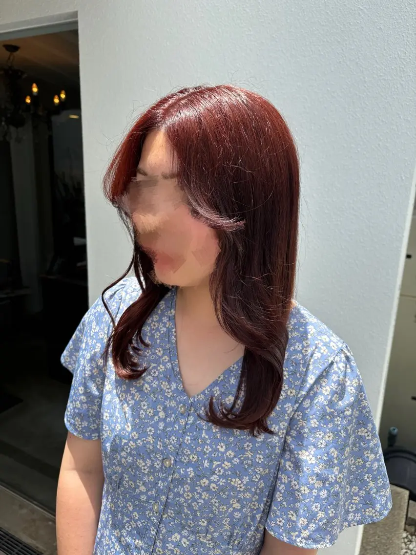 ロング カラー レッドカラー 奥山 和奏のヘアスタイル