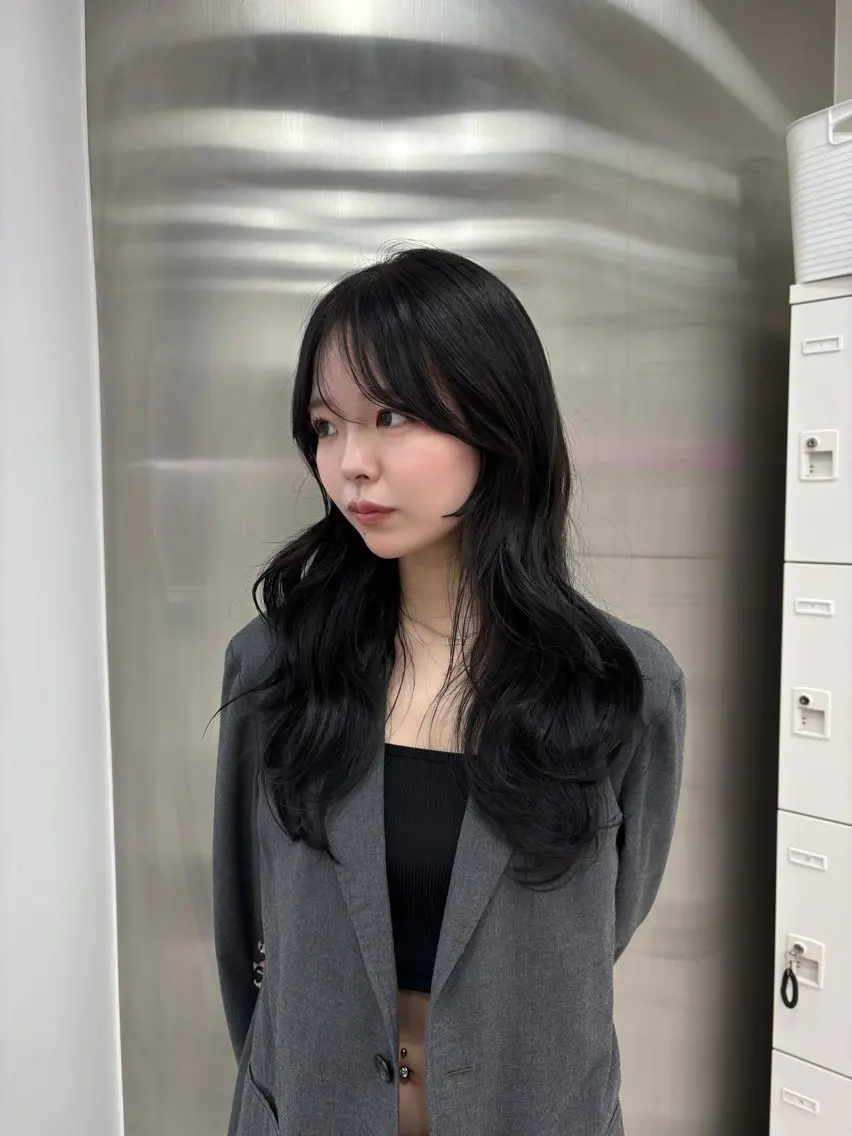 ロング カラー 抜け感レイヤー︴ ニュアンスカラーのヘアスタイル