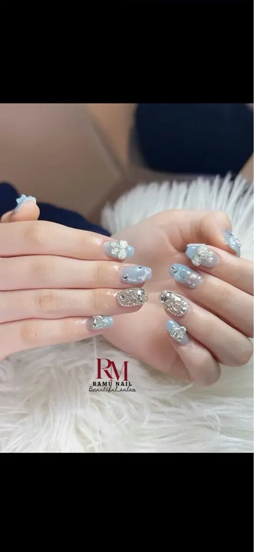 ネイル チークネイル フレンチネイル グラデーション キラキラネイル 韓国ネイル ハンドネイル RAMU_Nail 池袋店のネイルデザイン
