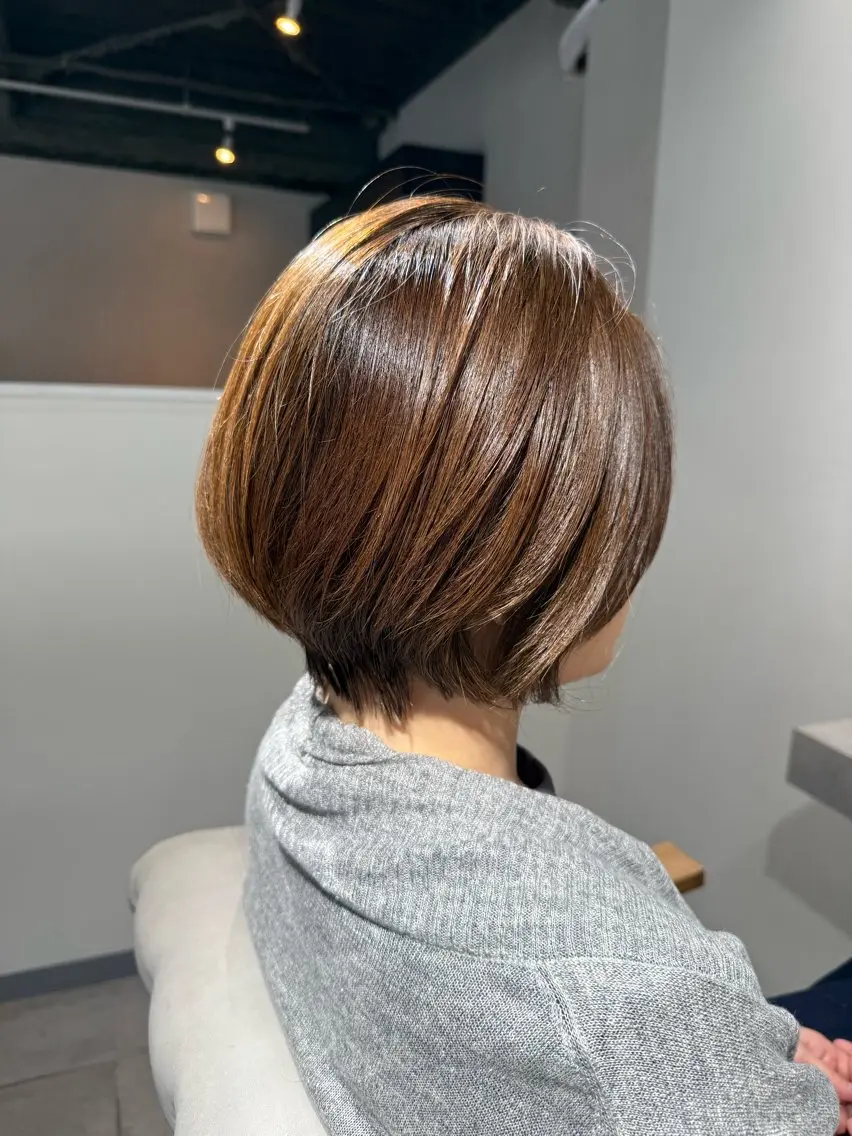 ショート カラー カット ヘアカラー トリートメント 脱白髪染め美容師 竹内涼乃のヘアスタイル