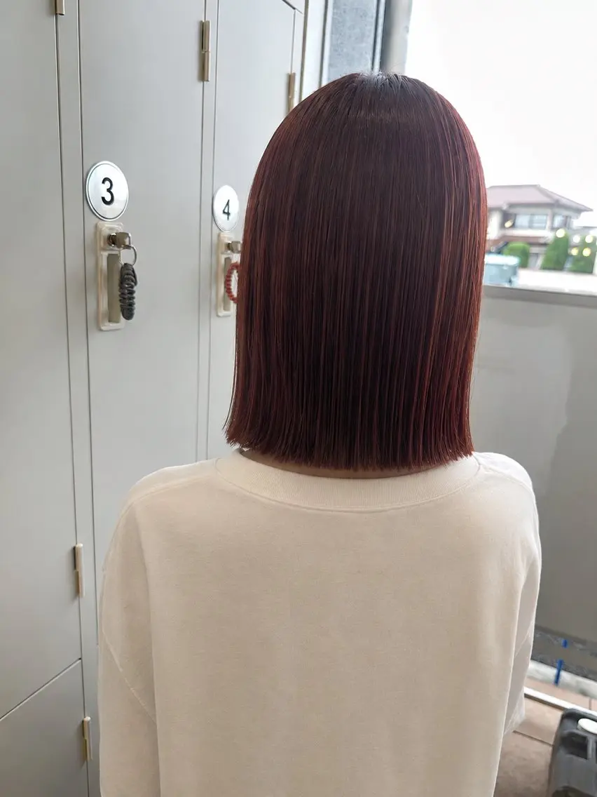 ミディアム カット ヘアカラー Azule なつめ /艶カラー/縮毛矯正のヘアスタイル