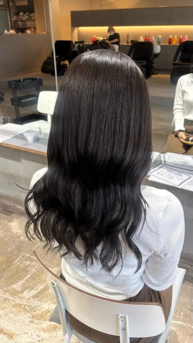 セミロング ヘアカラー 安藤 まりのヘアスタイル