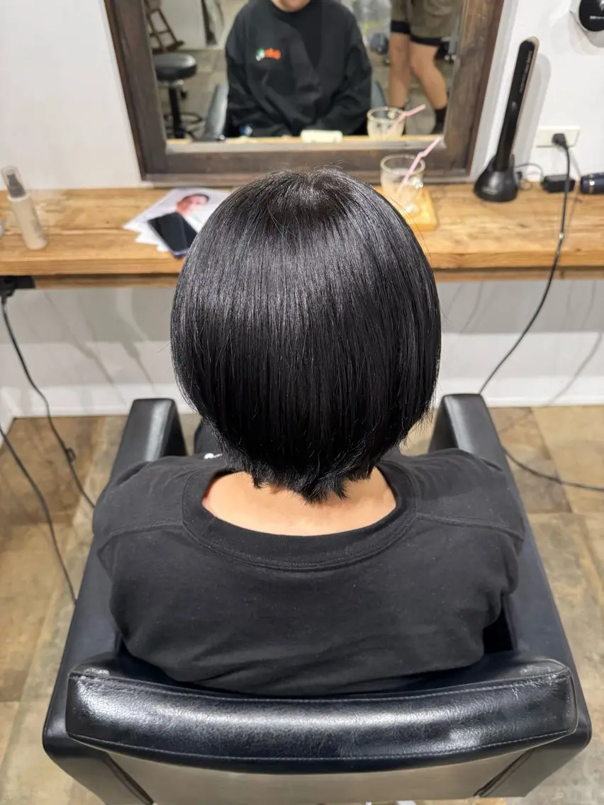 カラー 黒髪 ハイトーンカラー qin（クイン） タマキのヘアスタイル