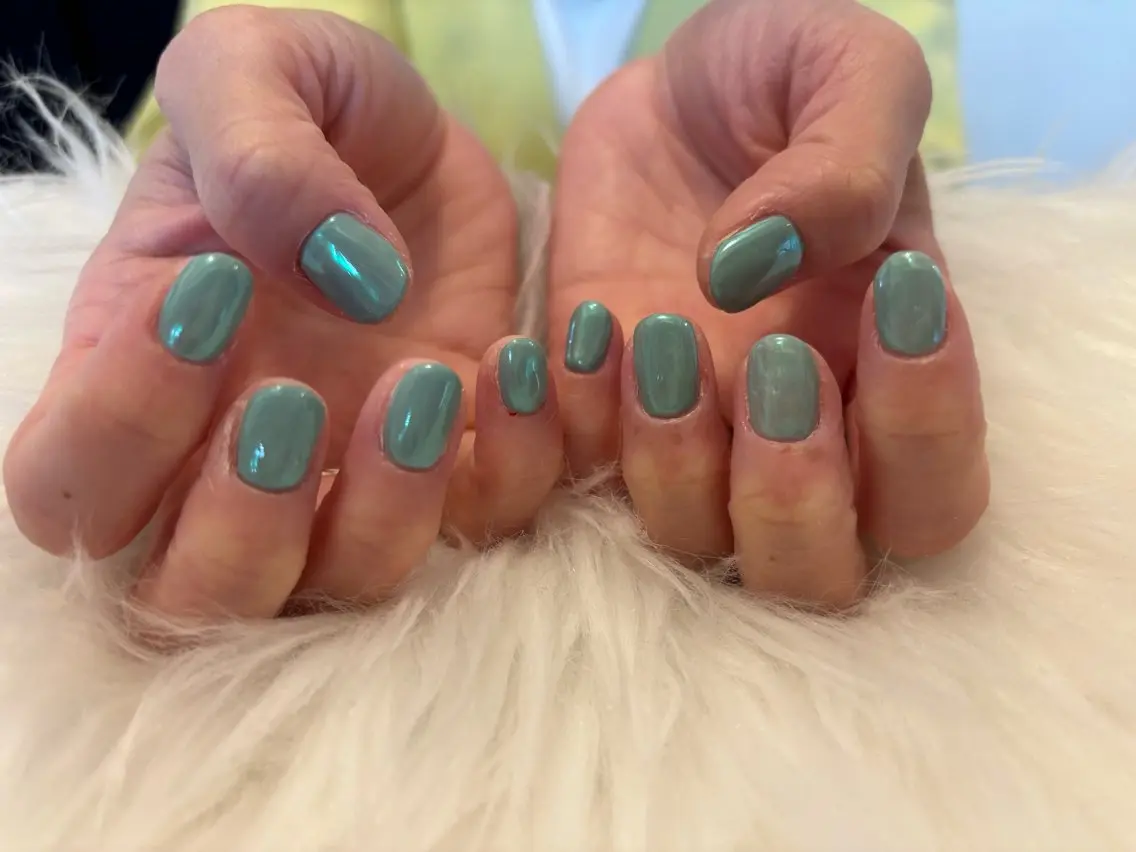 ネイル ミラーネイル komohana salon🌺のネイルデザイン