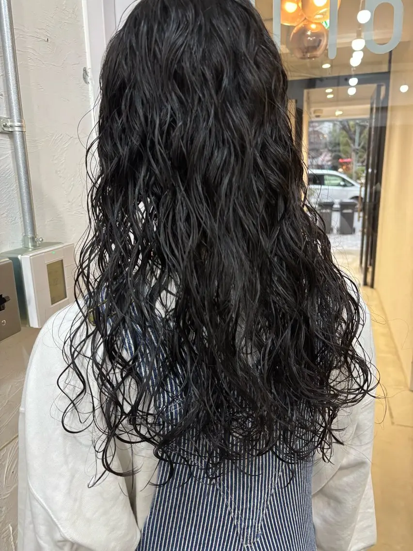 ロング カット パーマ 大西 柚羽のヘアスタイル