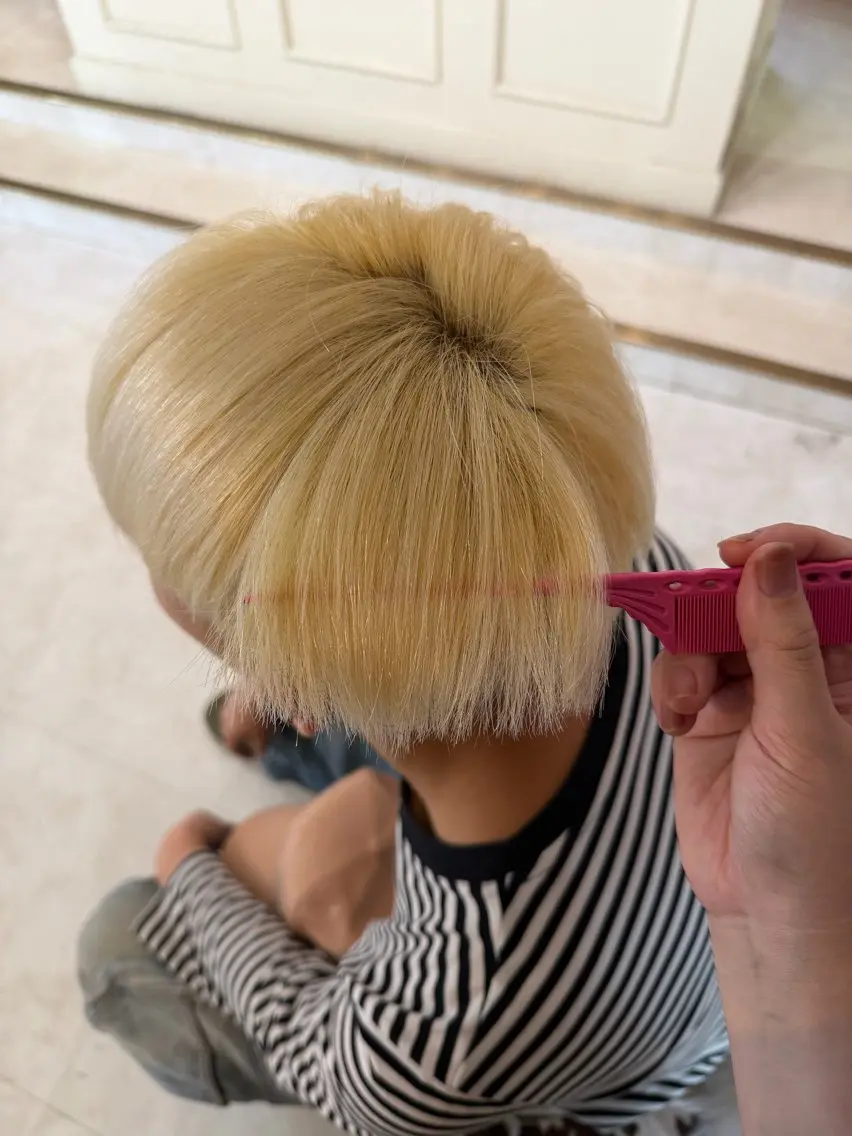 カラー 抜きっぱなしブロンド ヘアカラー che'rie MIKUのヘアスタイル