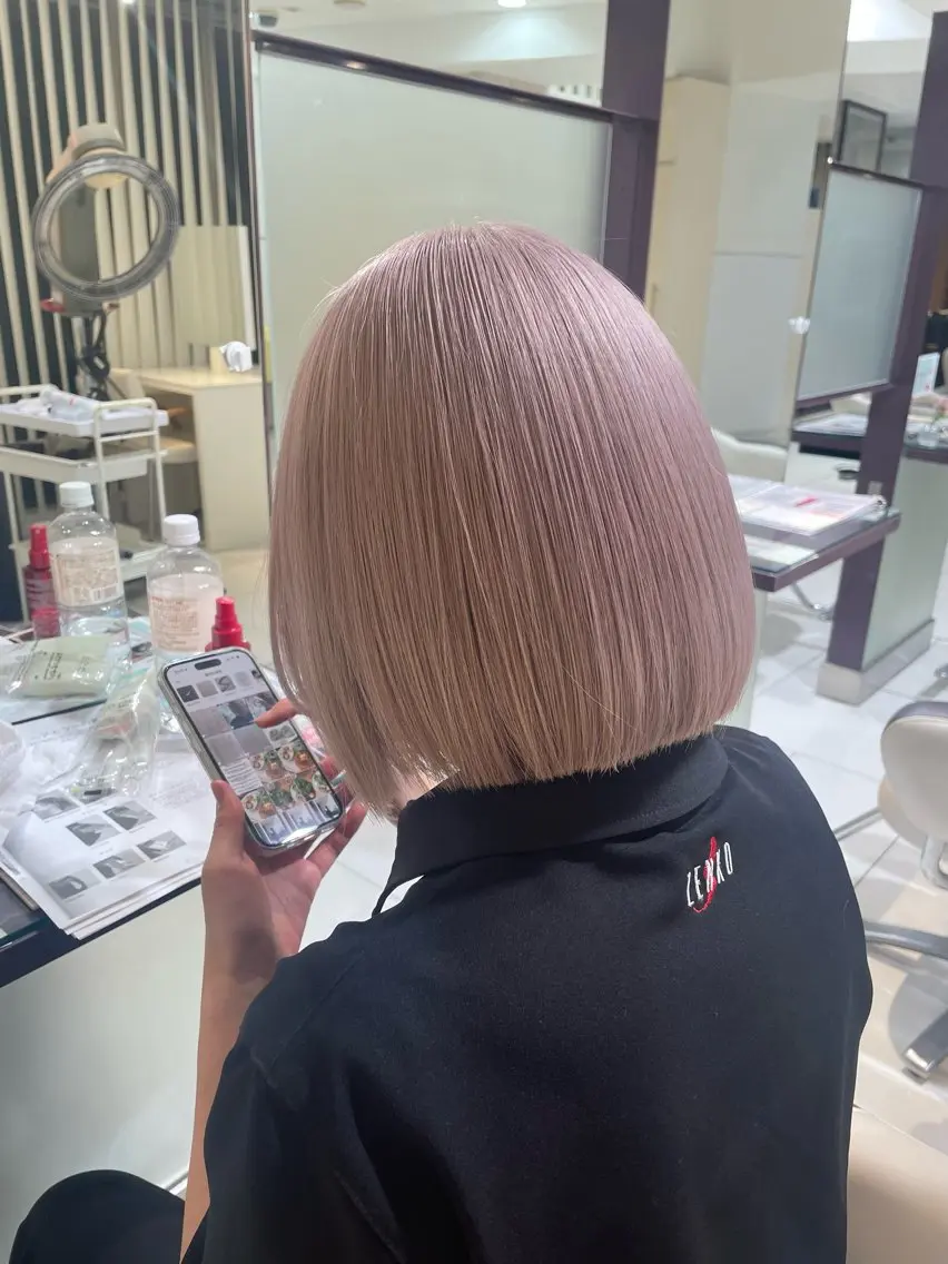 ミディアム カラー ブリーチ まるやま ひなこ/艶髪カラーのヘアスタイル
