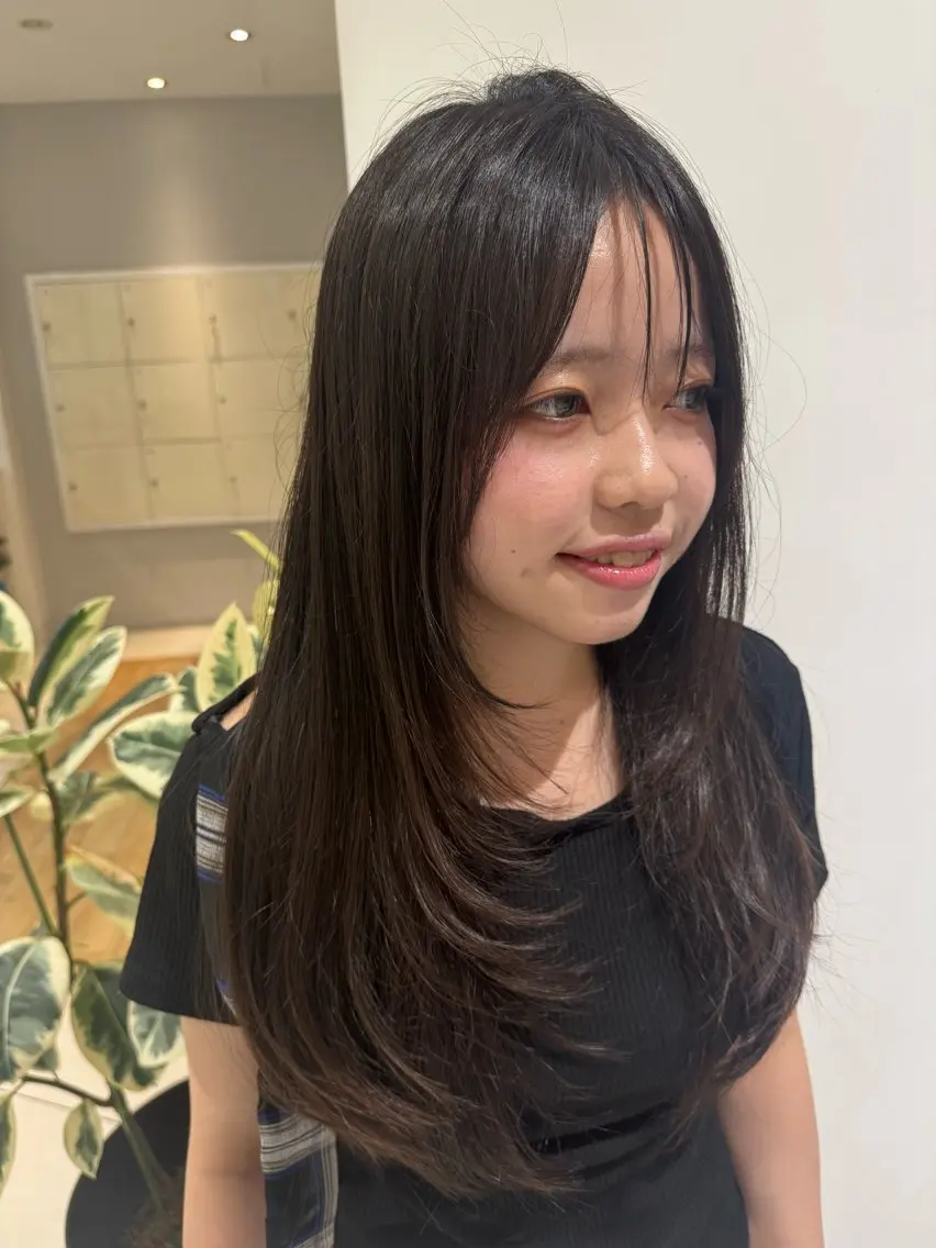 ロング 佐々木 悠安のヘアスタイル