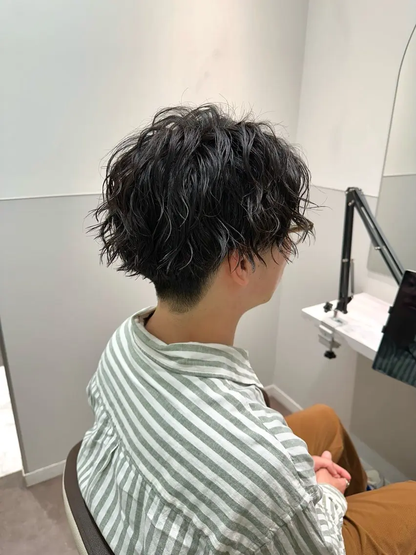 ショート パーマ メンズ メンズパーマ ツイストスパイラルパーマ スパイラルパーマ カット パーマ SALOWIN大宮 /KYOHEI✂️のヘアスタイル