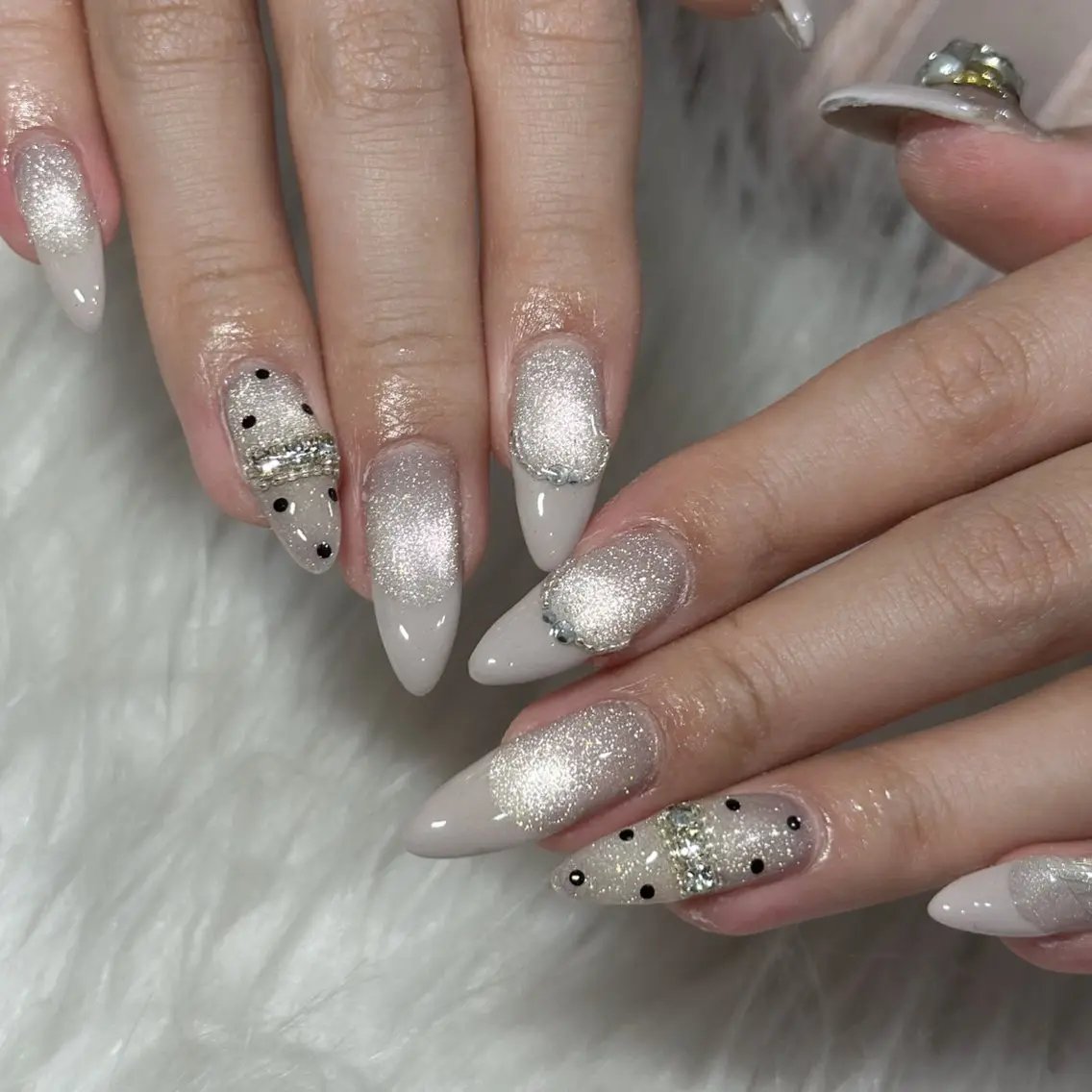 ネイル ハンドネイル フットネイル LAVISH nanamiのネイルデザイン