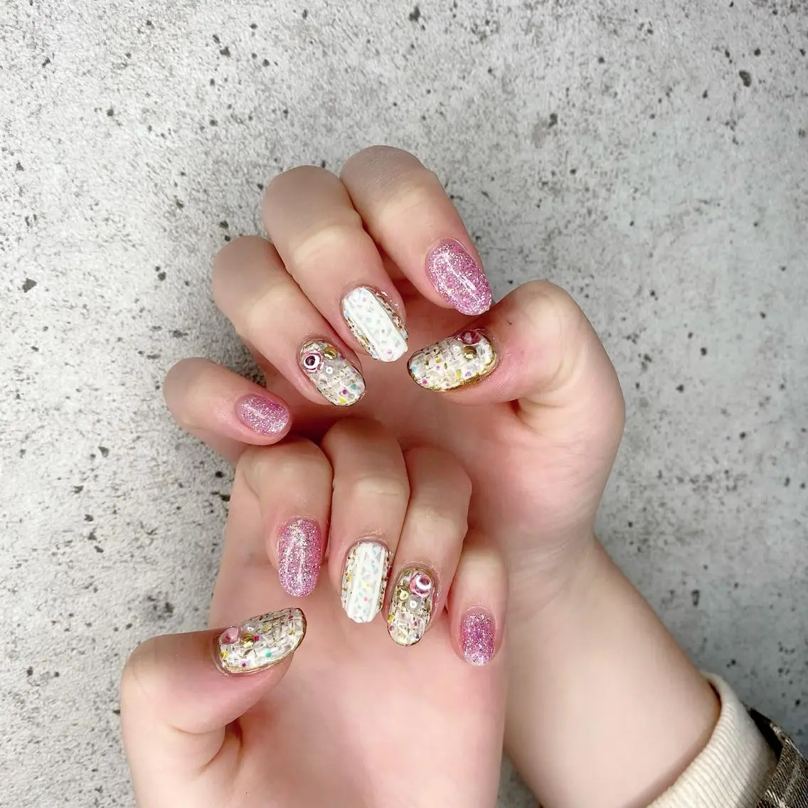 セミロング カラー パーマ ヘアアレンジ メンズ キッズ ネイル マツエク・マツパ ピンクカラー カラーマツエク ラメ(グリッター) マットネイル ピンク ハンドネイル Salon Ｋのネイルデザイン