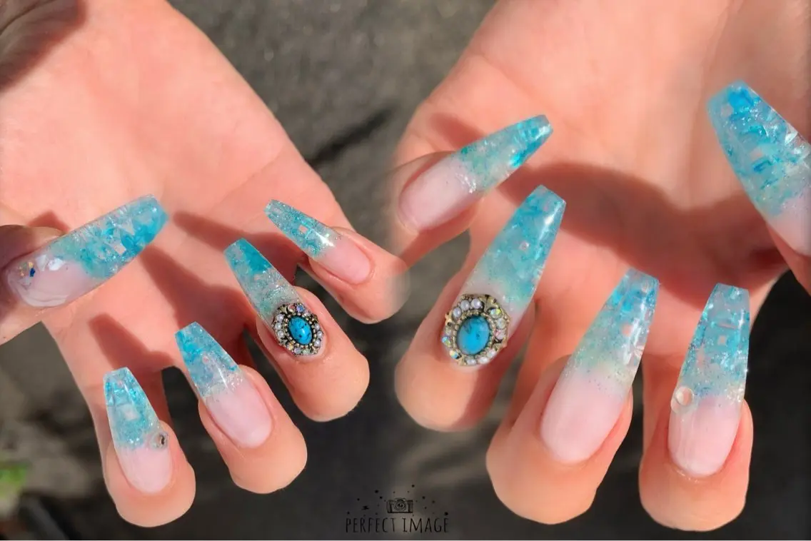 長さ出し10本💅 ステンドグラスネイル･モザイクネイル（オフ込み）パーツ･ビジュー2個付の写真