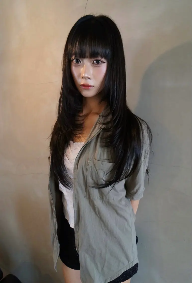 ロング カラー 顔まわりレイヤー レイヤーカット カット ヘアカラー 林　蓮/レイヤー/ 透明感カラーのヘアスタイル
