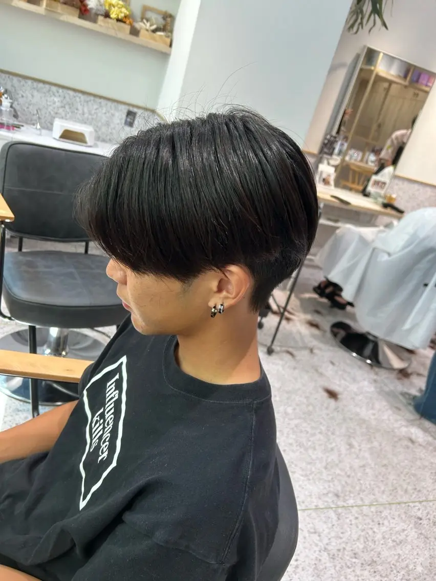 メンズ メンズハイトーン メンズインナーカラー メンズ韓国風 カット ♡ハイトーン★ ネイル/しの♡のヘアスタイル