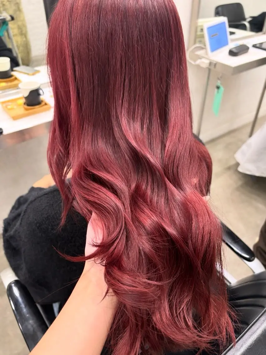 ロング カラー レッドカラー ヘアカラー 韓国ヘア🇰🇷 HINAのマツエク・マツパデザイン