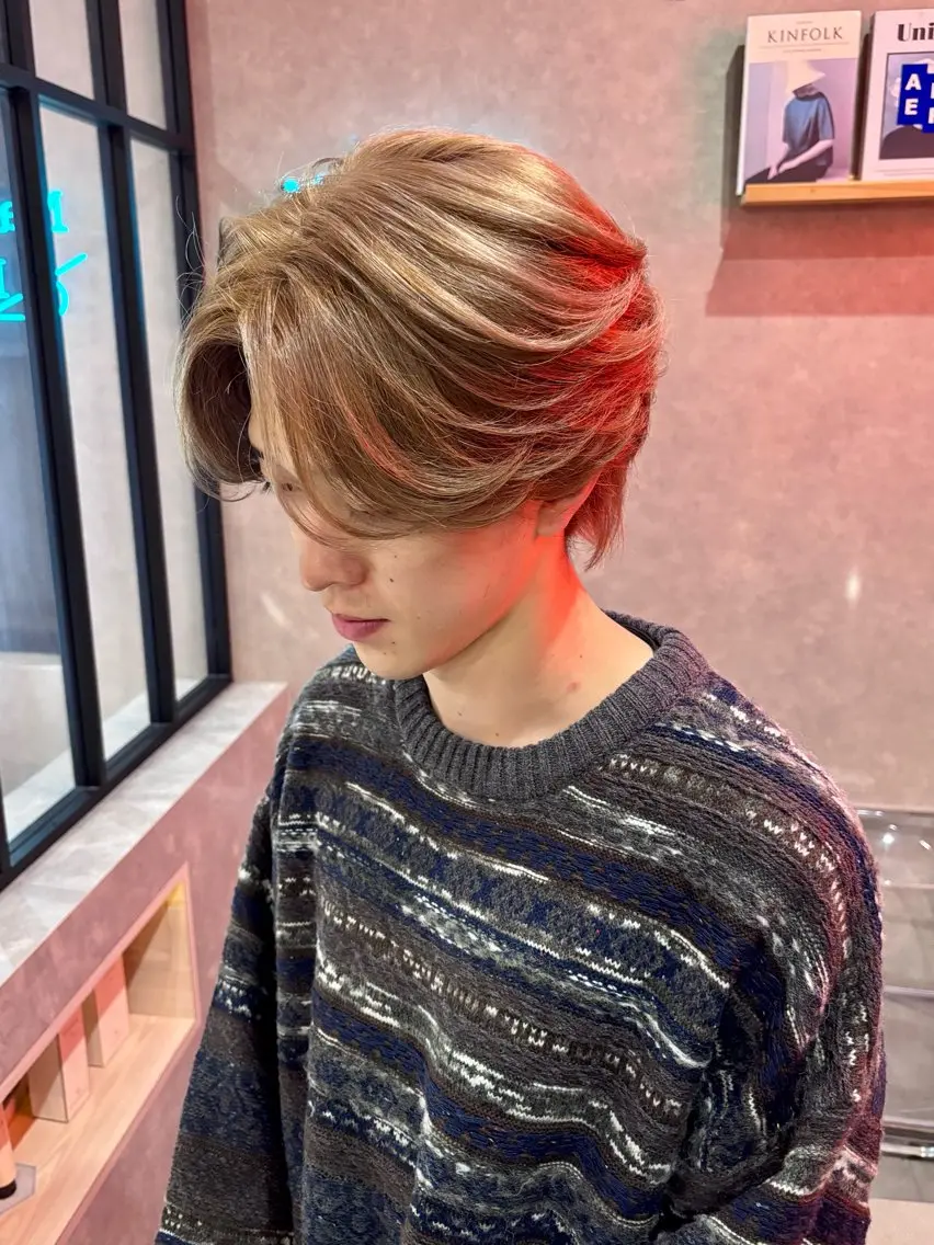 ショート カラー メンズ センターパート メンズハイトーン マッシュウルフ マッシュ メンズパーマ カット ヘアカラー トリートメント 長谷川 湧のヘアスタイル