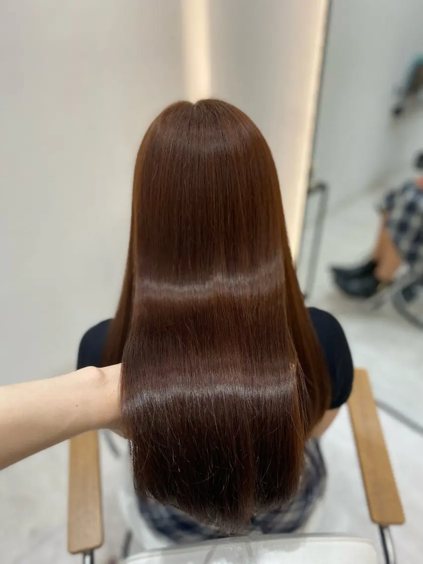 ロング カラー ブラウンカラー オレンジ オレンジブラウン カット ヘアカラー トリートメント 艶髪・透明感カラー・ 韓国ヘア・Yuriのヘアスタイル