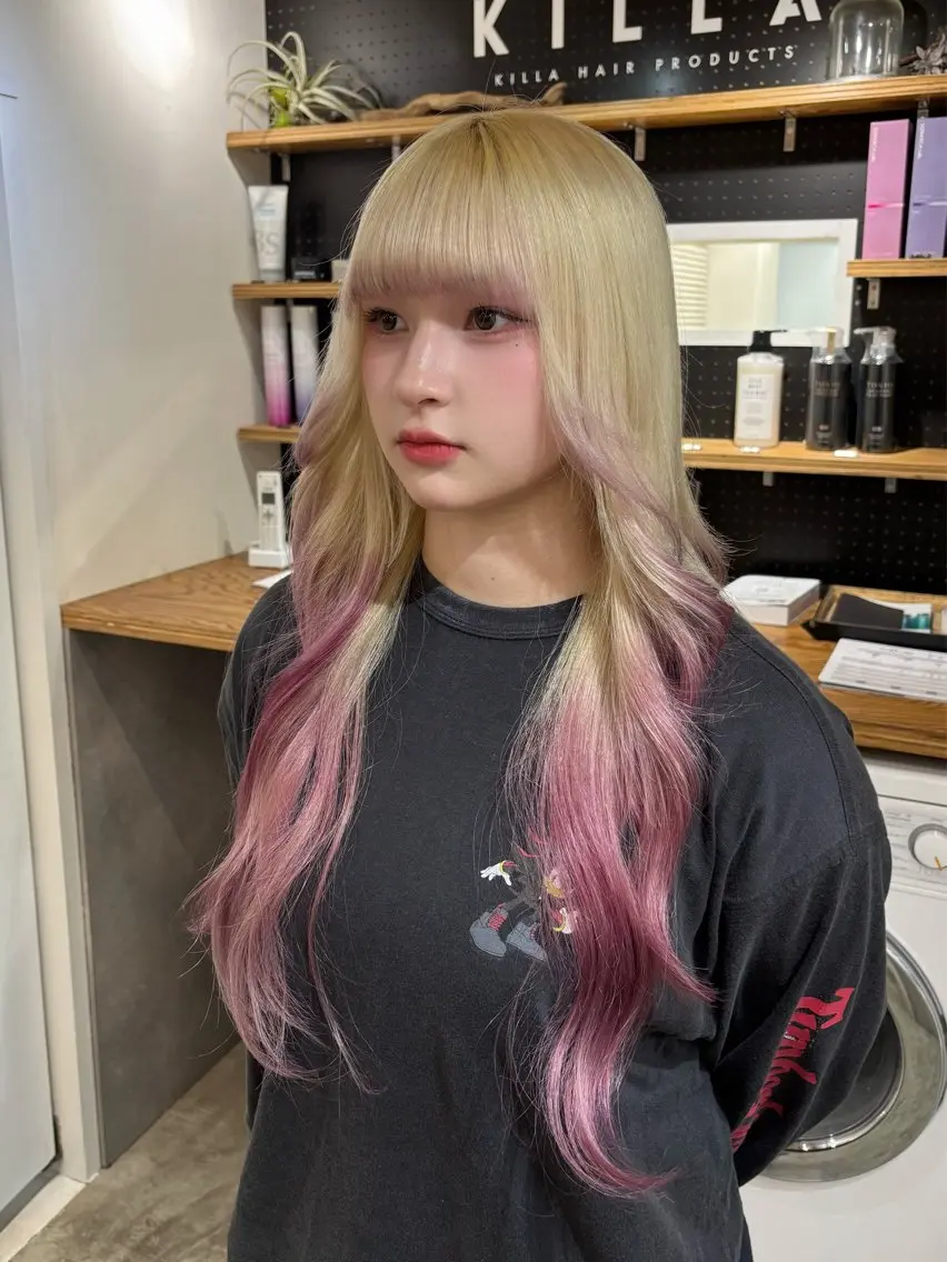 ロング カラー ヘアアレンジ ブリーチ 抜きっぱなしブロンド ブロンド デザインカラー ダブルカラー ヘアカラー 坂齋大地／レイヤー/ ダブルカラーのヘアスタイル